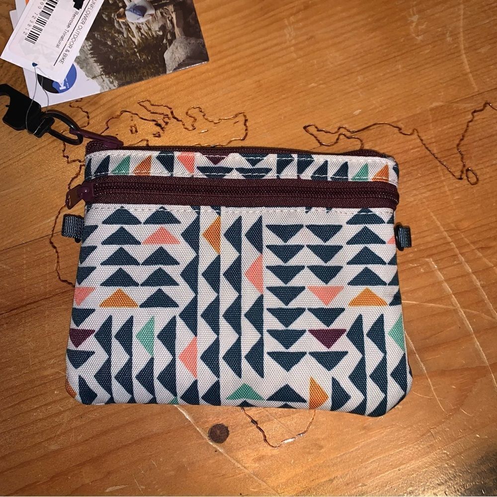 KAVU For Keeps & Renrose Trinatural crossbody bag - Picture 9 of 11